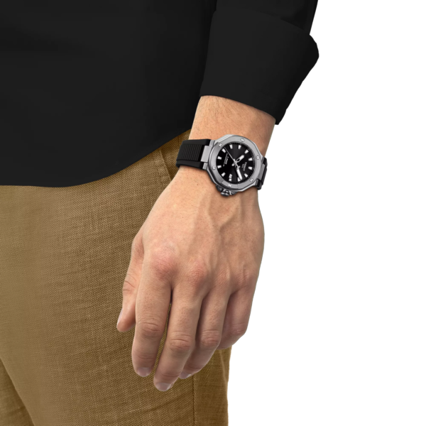 Tissot T-Race 41mm
                                
                                
                                    T141.807.17.051.00 - Image 5